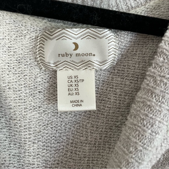 Ruby Moon sweater - Picture 4 of 4